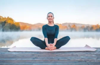 Poses de yoga réparatrices pour terminer votre journée